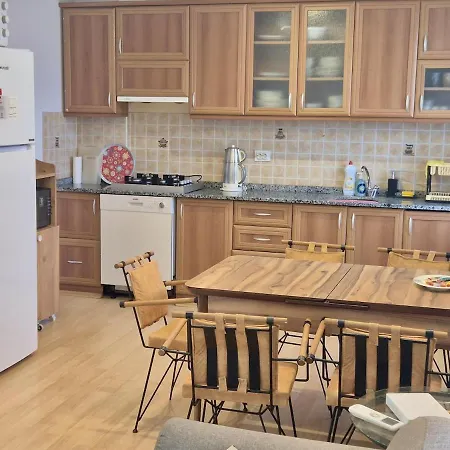 Beachside Duplex With Patio Antalya