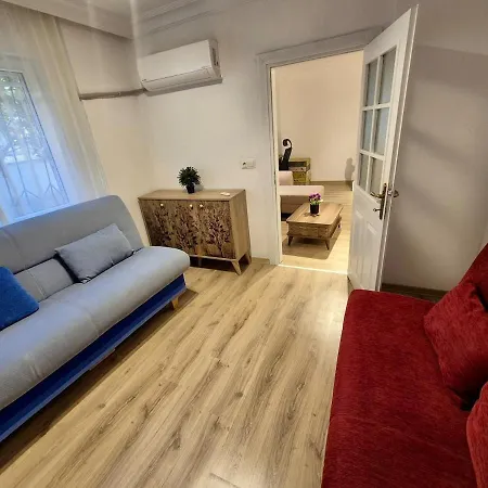 Beachside Duplex With Patio 公寓 安塔利亚