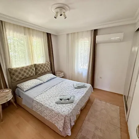 Beachside Duplex With Patio Apartment Antalya